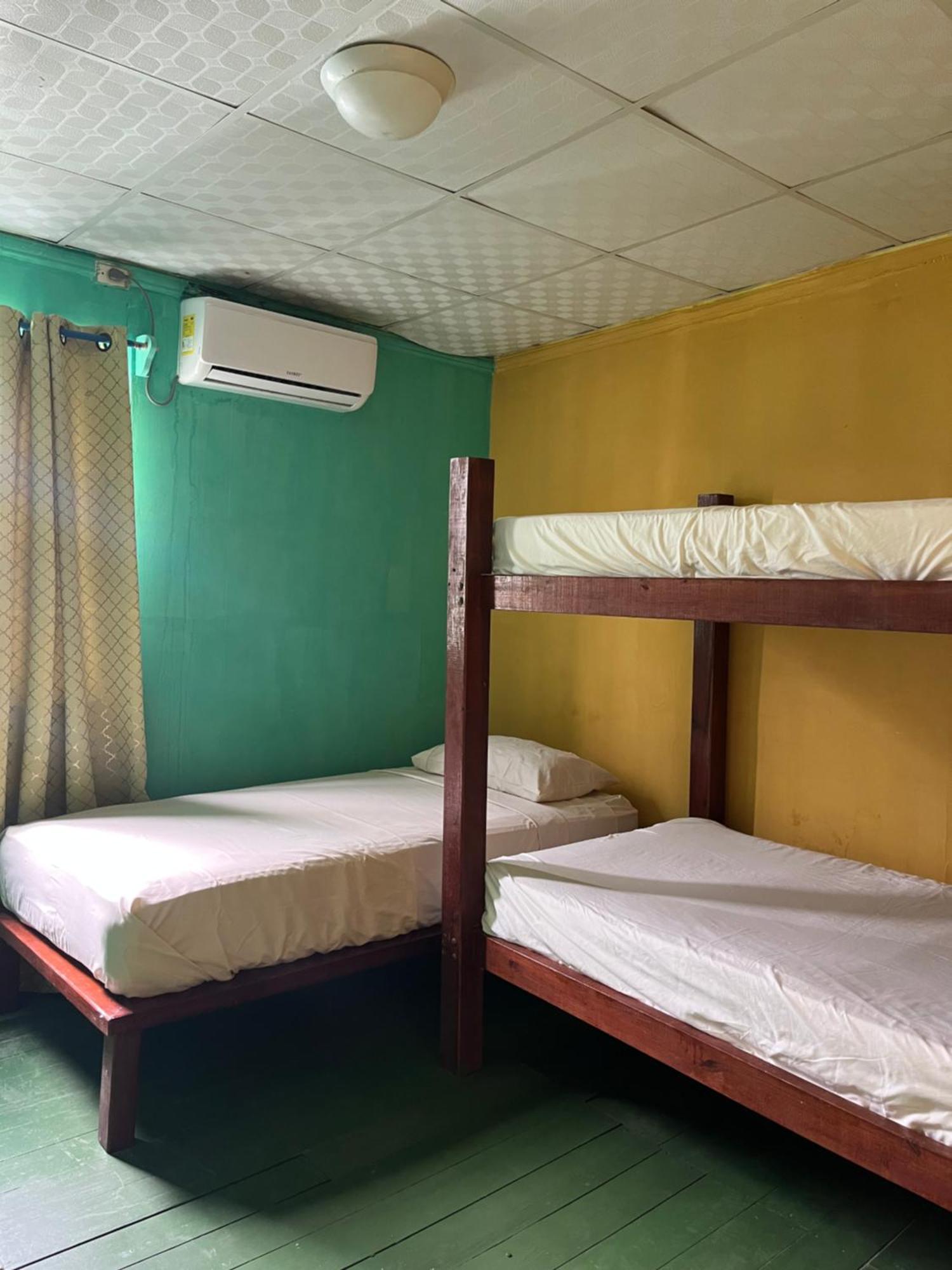 Hostal Cay Bastimentos Extérieur photo